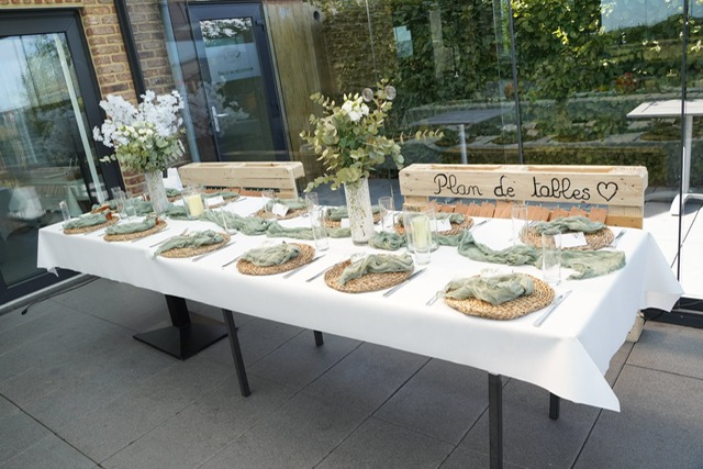 table des enfants dans la veranda